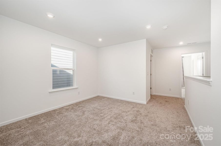 Spacious, unfurnished interior of a new home in Parkside Crossing, Charlotte (Image 9).