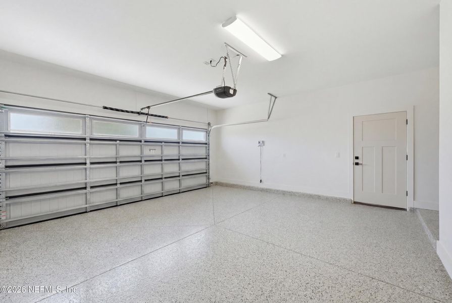 Spacious, unfurnished interior of a new home in , Jacksonville Beach (Image 22).