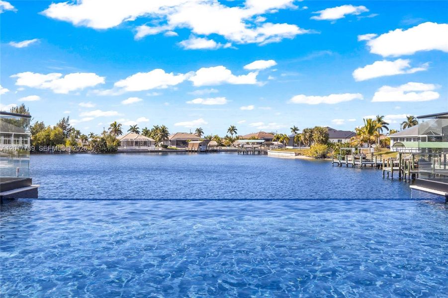 Community amenities in , Cape Coral (Image 40).