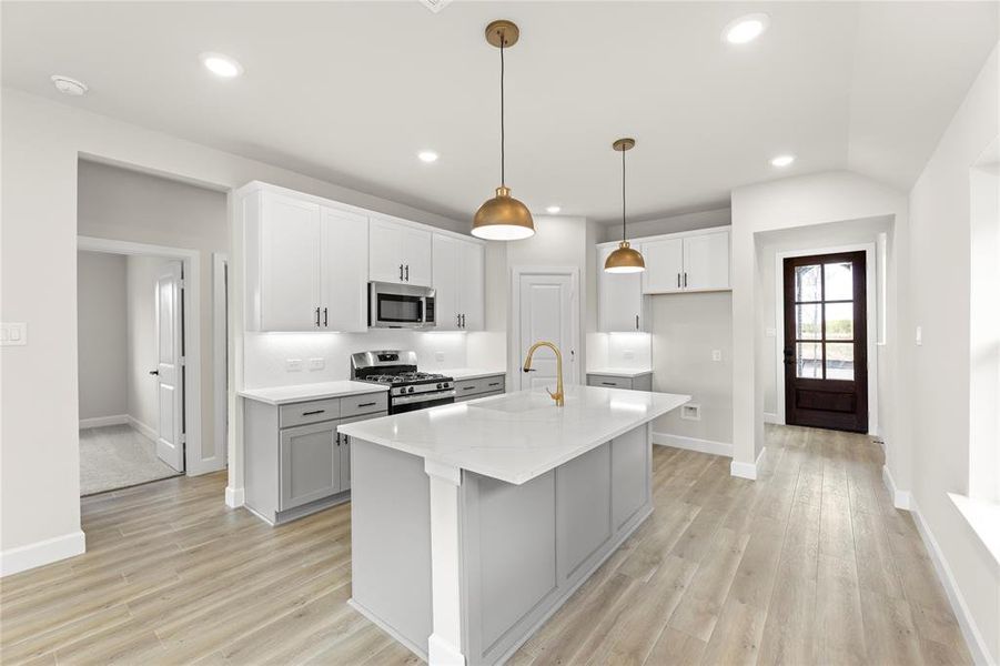 5_06. 2244 Aspen Chase - Kitchen