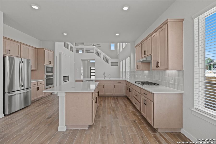 Furnished interior view inside a new home in Meyer Ranch, New Braunfels (Image 8).