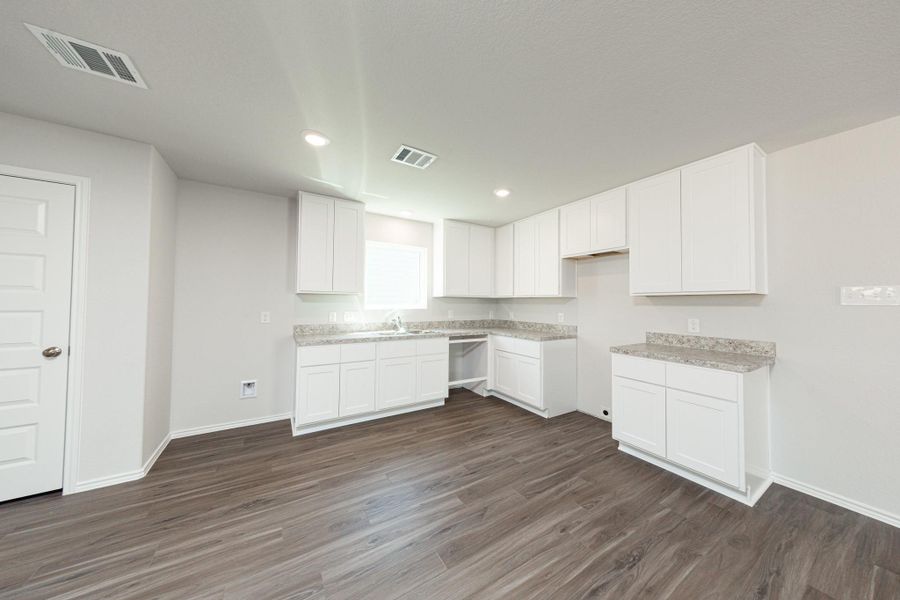 Furnished interior view inside a new home in Townsend Reserve, Splendora (Image 8).