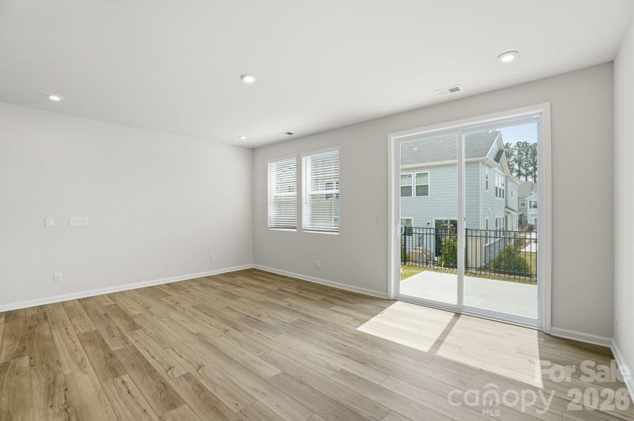 Spacious, unfurnished interior of a new home in Arbor Chase, Clover (Image 16).