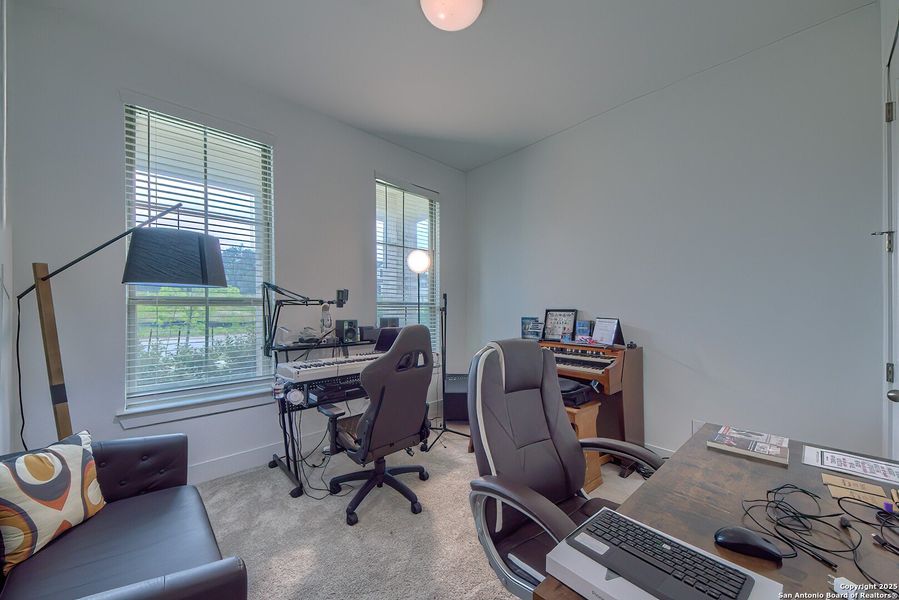 Furnished interior view inside a new home in Regent Park, Boerne (Image 28).