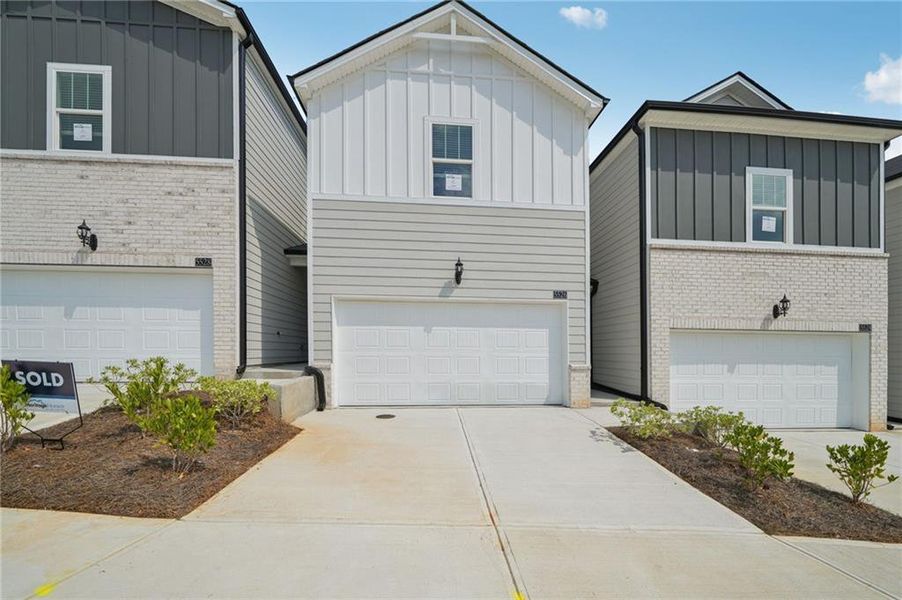 Exterior details and patio area of a home in Artisan Walk, Fairburn (Image 22).