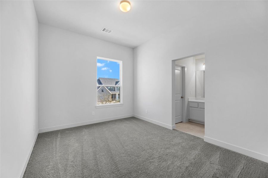 Representative image. Features, selections and colors may vary.