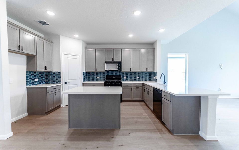 Furnished interior view inside a new home in Homestead, Schertz (Image 4).