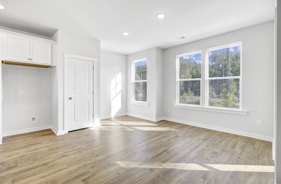 Spacious, unfurnished interior of a new home in Indigo Grove Townhomes, Johns Island (Image 47).