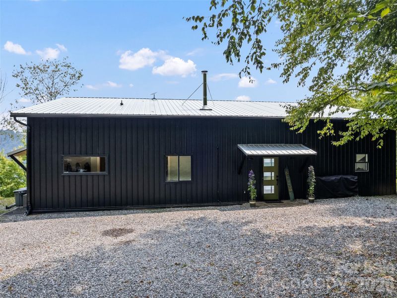 Exterior details and patio area of a home in , Clyde (Image 12).