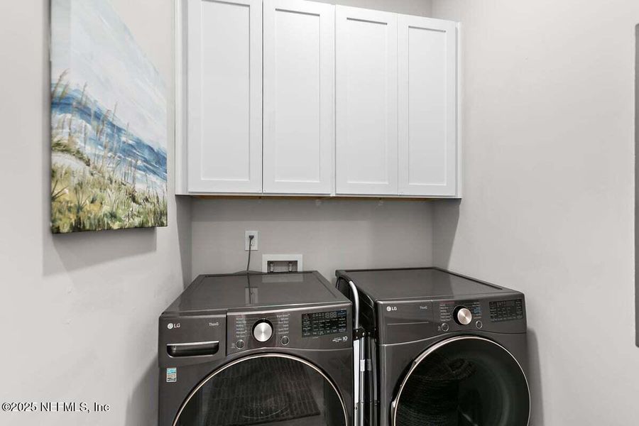 Close-up of interior finishes inside a home in , Jacksonville Beach (Image 22).