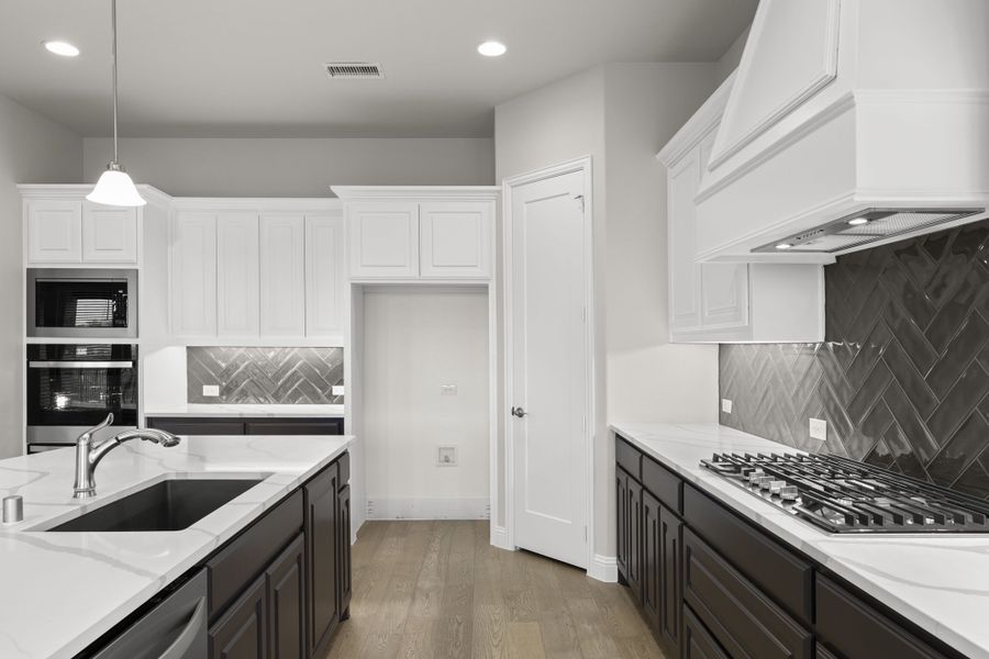 Representative furnished interior of a home built from the Carlow by Windsor Homes in Ridge Pointe Estates, McLendon-Chisholm (Image 11).