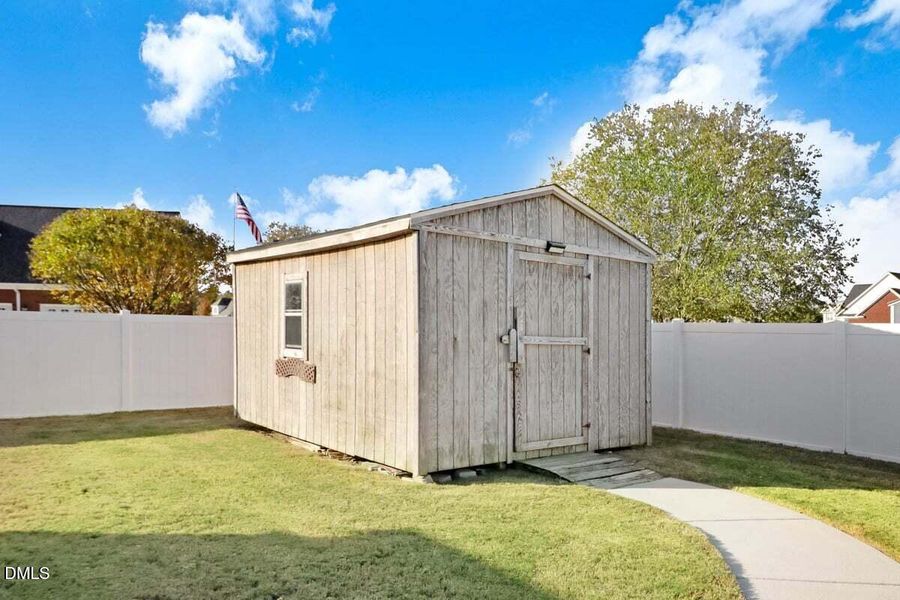 508 Madison Ann Dr-12