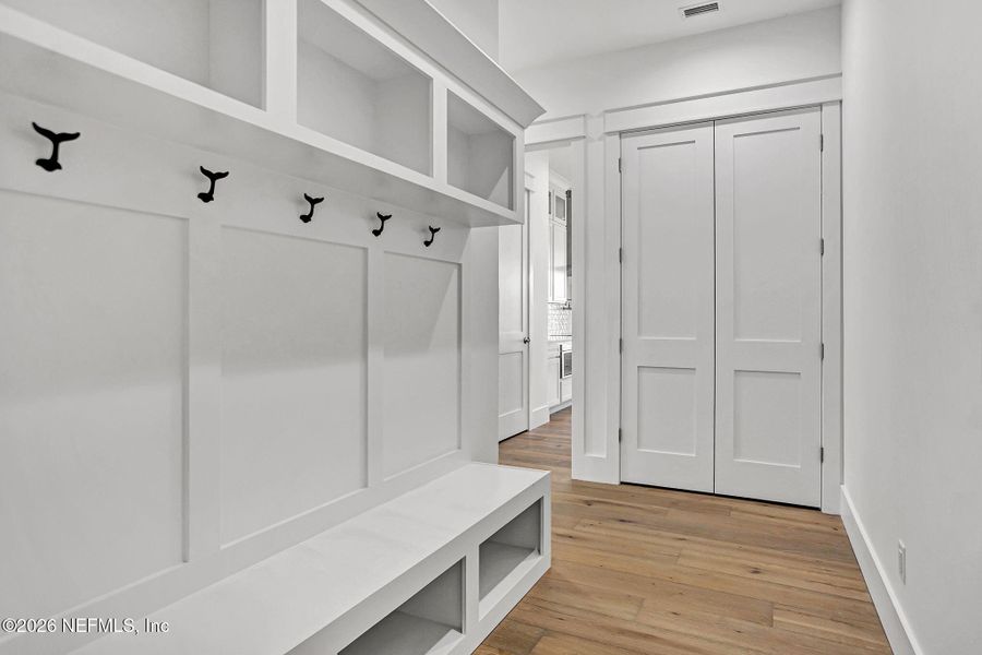 Spacious, unfurnished interior of a new home in , Jacksonville (Image 18).