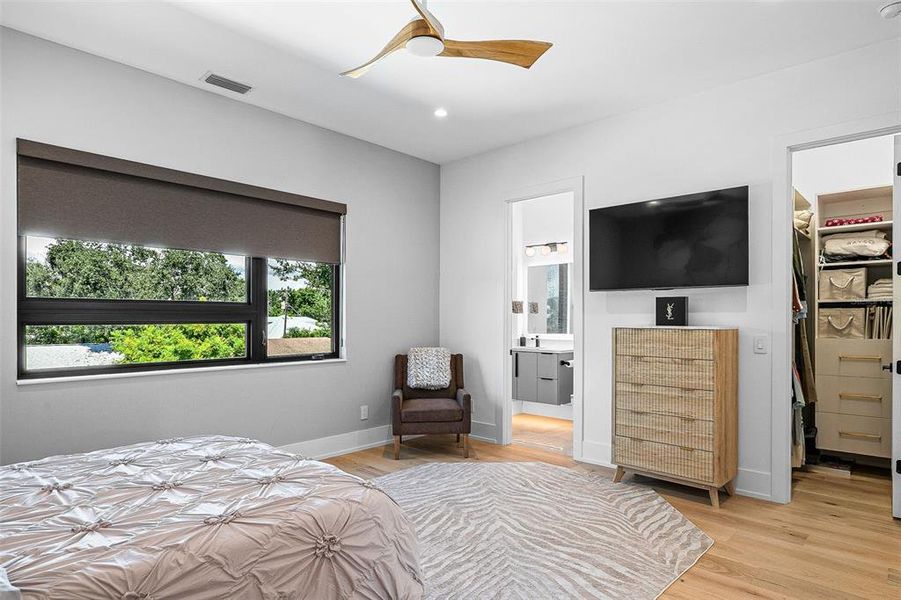 Furnished interior view inside a new home in , Sarasota (Image 29).