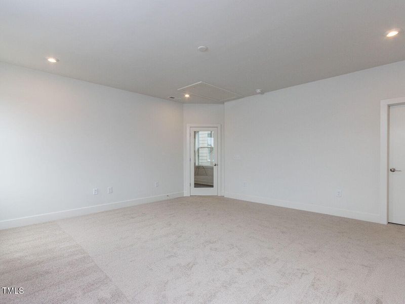 021-1280x960-bonus-room