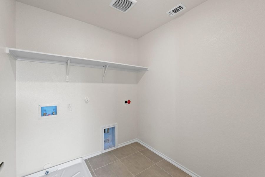 Spacious, unfurnished interior of a new home in Salerno - Heritage Collection, Round Rock (Image 23).