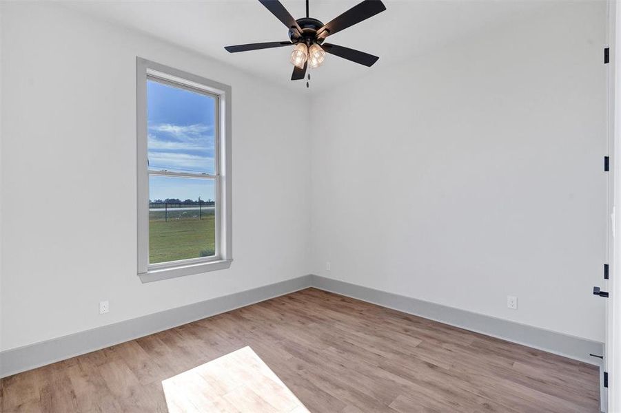 Spacious, unfurnished interior of a new home in , Tolar (Image 32).