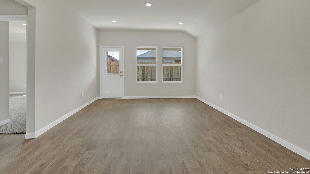 Spacious, unfurnished interior of a new home in Whisper South, San Marcos (Image 18). Spacious, unfurnished interior of a new home in Whisper South, San Marcos (Image 18).