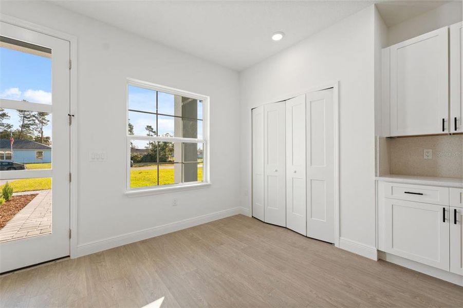 Spacious, unfurnished interior of a new home in , Ocala (Image 30).