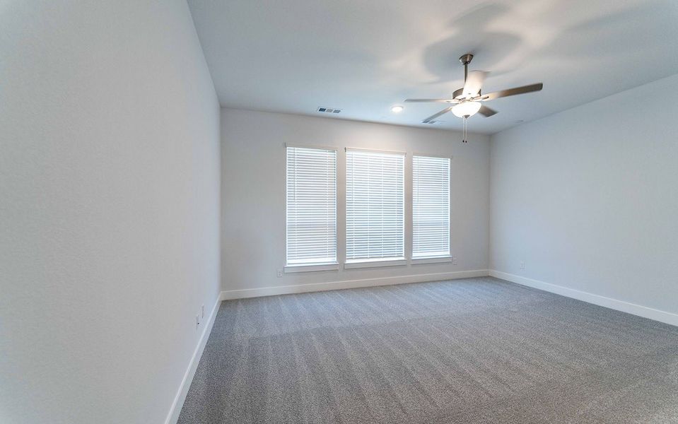 Spacious, unfurnished interior of a new home in Solterra, Mesquite (Image 13).