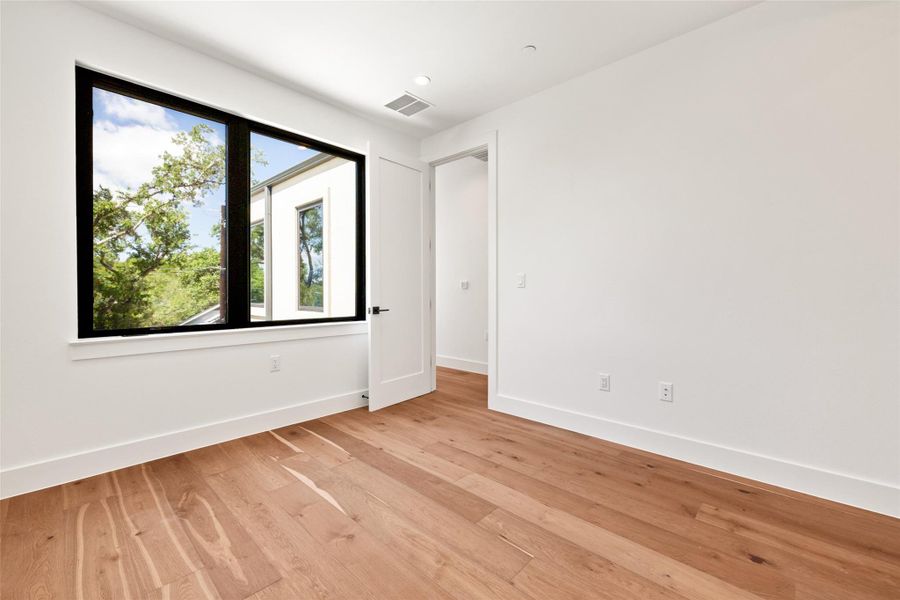 Spacious, unfurnished interior of a new home in , Austin (Image 28).
