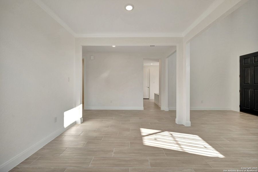 Spacious, unfurnished interior of a new home in Preserve at Annabelle Ranch, San Antonio (Image 33).