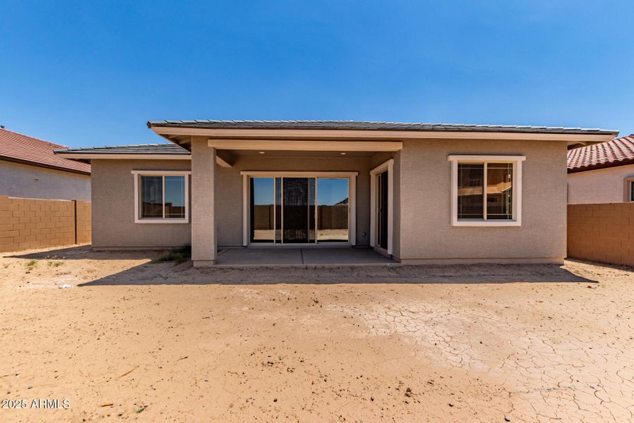 32 - Saddle 32 - Saddle