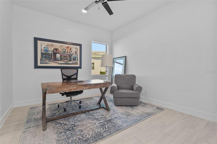 Furnished interior view inside a new home in , Lakewood Ranch (Image 34).