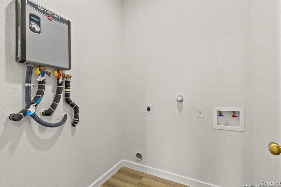 Spacious, unfurnished interior of a new home in , San Antonio (Image 21). Spacious, unfurnished interior of a new home in , San Antonio (Image 21).