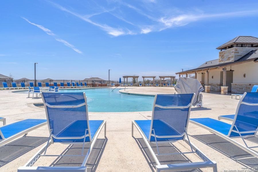 Community amenities in Cinco Lakes, San Antonio (Image 48). Community amenities in Cinco Lakes, San Antonio (Image 48).