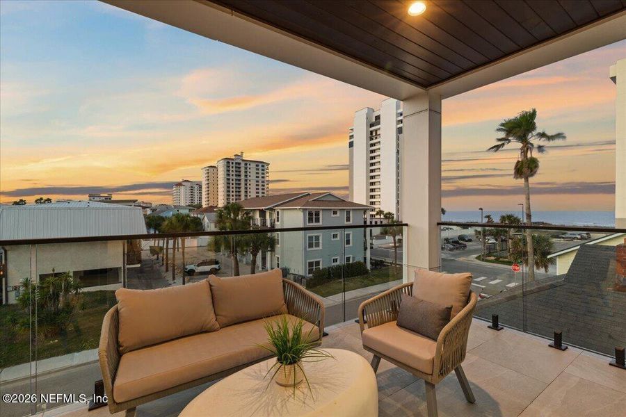 Exterior details and patio area of a home in , Jacksonville Beach (Image 41).
