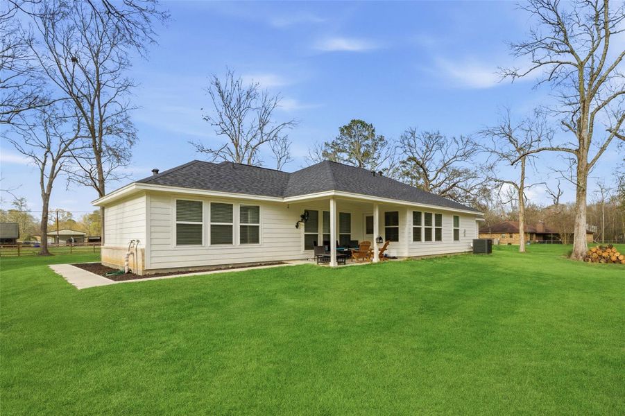 Exterior details and patio area of a home in , Dayton (Image 4).