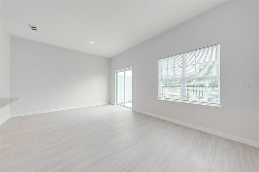 Spacious, unfurnished interior of a new home in , Kissimmee (Image 22).