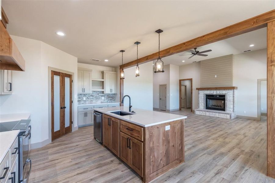 Furnished interior view inside a new home in , Abilene (Image 14).