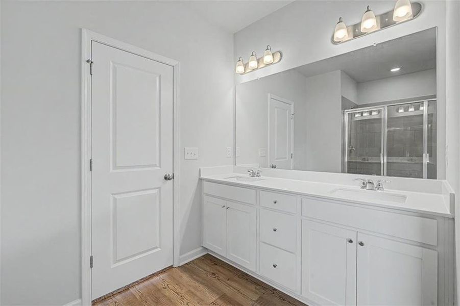 Furnished interior view inside a new home in , Grayson (Image 17).