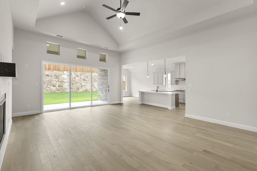 Spacious, unfurnished interior of a new home in Park Hills, Rockwall (Image 21). Spacious, unfurnished interior of a new home in Park Hills, Rockwall (Image 21).