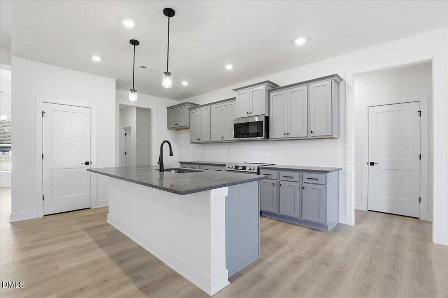 13-106 Manchester Ct-13 13-106 Manchester Ct-13