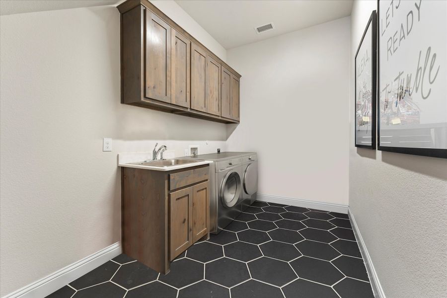 Furnished interior view inside a new home in Walton Ridge, Corinth (Image 9).