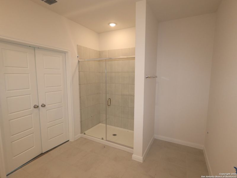 Image 41 of a home in Greenspoint Heights.