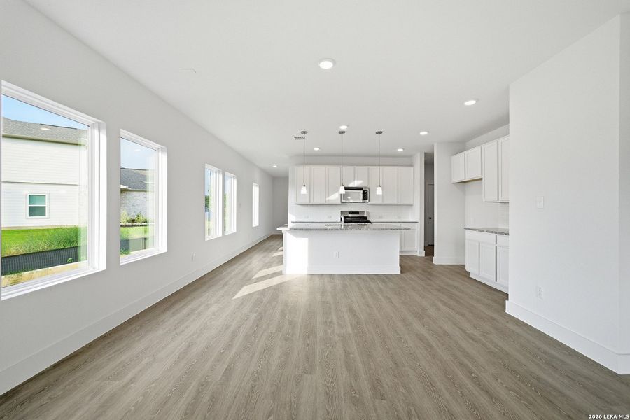 Spacious, unfurnished interior of a new home in Garden Grove, San Antonio (Image 30).