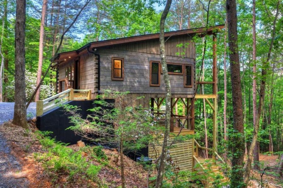 Image 61 of a home in .