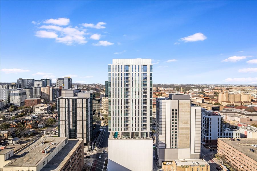 Condo located in Austin, TX showcasing its design and architecture (Image 4). Condo located in Austin, TX showcasing its design and architecture (Image 4).