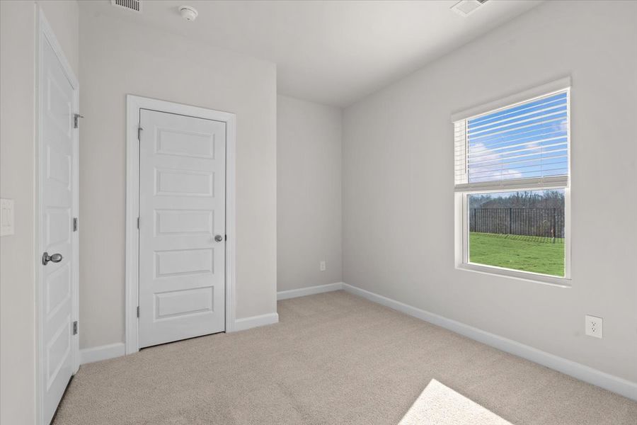 Spacious, unfurnished interior of a new home in Creek Ridge - Heritage Collection, Spartanburg (Image 18).