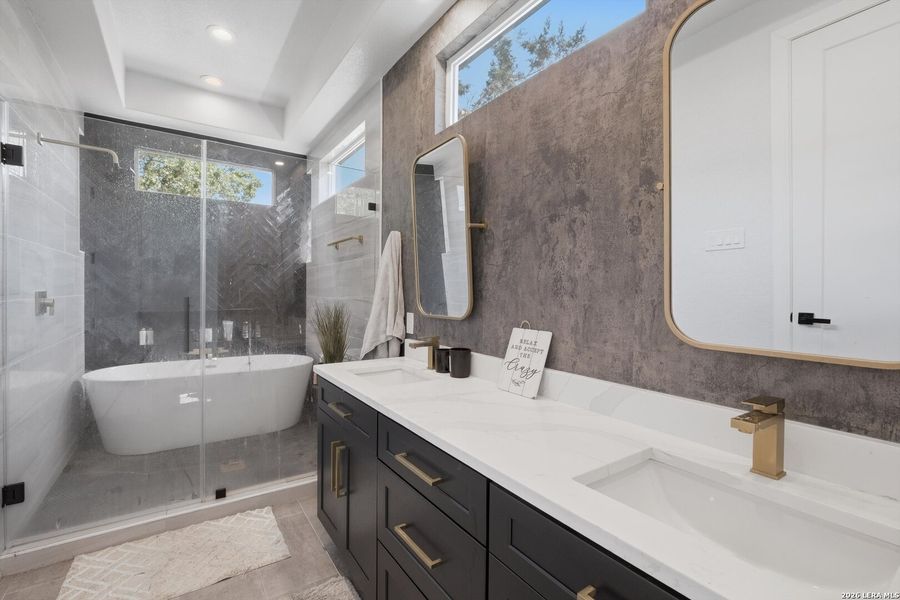 Furnished interior view inside a new home in , Canyon Lake (Image 18).