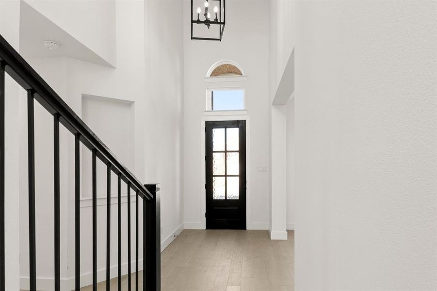 Spacious, unfurnished interior of a new home in Edgewood Creek, Celina (Image 30).