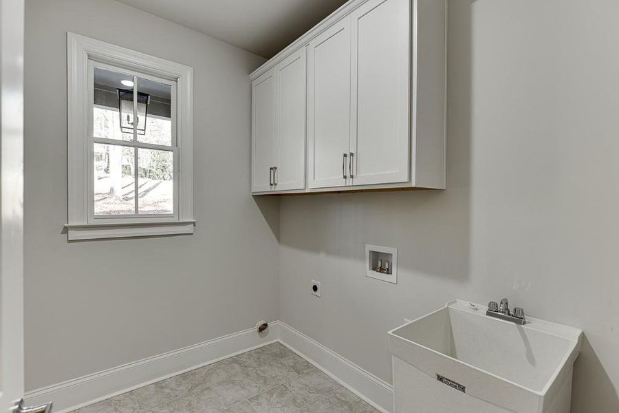 Spacious, unfurnished interior of a new home in , Buford (Image 16).