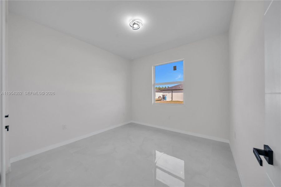 Spacious, unfurnished interior of a new home in , Lehigh Acres (Image 33).