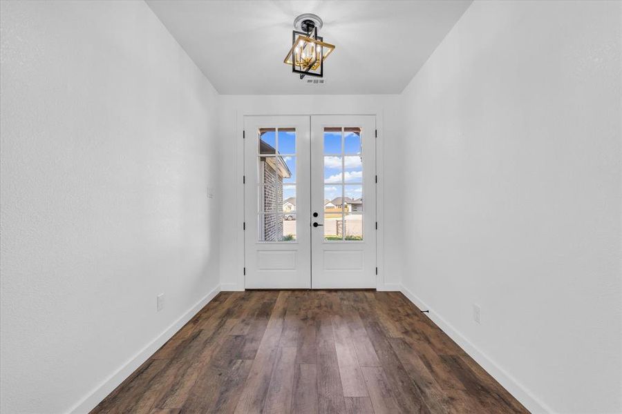 Spacious, unfurnished interior of a new home in , Hewitt (Image 22).