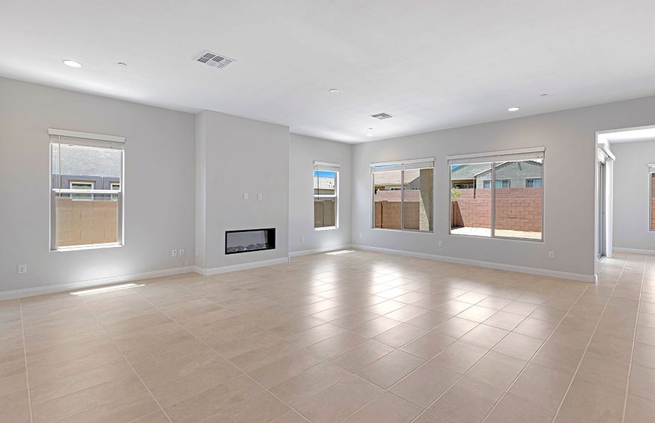 Spacious, unfurnished interior of a new home in Vistoso Canyon Estates, Oro Valley (Image 21). Spacious, unfurnished interior of a new home in Vistoso Canyon Estates, Oro Valley (Image 21).