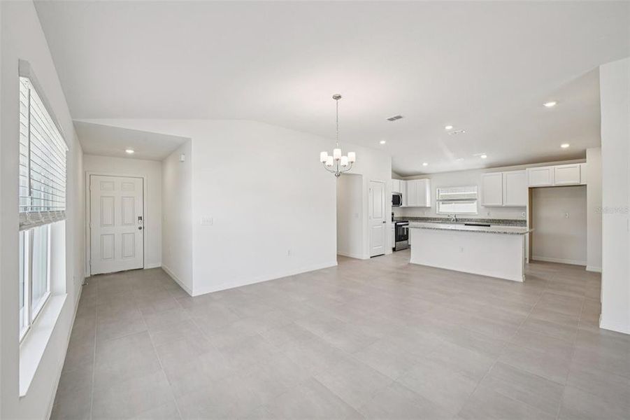 Spacious, unfurnished interior of a new home in Hillside at Mount Dora, Mount Dora (Image 11).